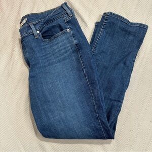 Levi's size 18W Classic Straight jeans, medium wash, casual, denim, weekend